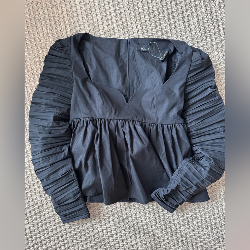 Few Moda Kourt Black Top